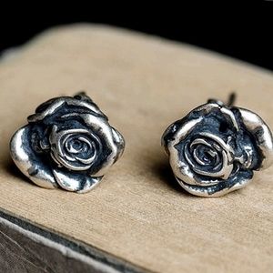 Gothic look 925 Silver Rose Stud Earrings